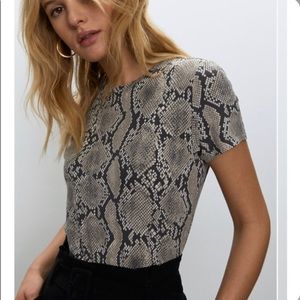 Babaton Everyday T-Shirt snake skin print baby tee